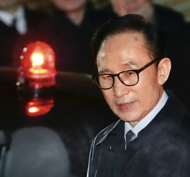 速看天下|马斯克部分推文依然受审查,440亿美元买下推特没用?