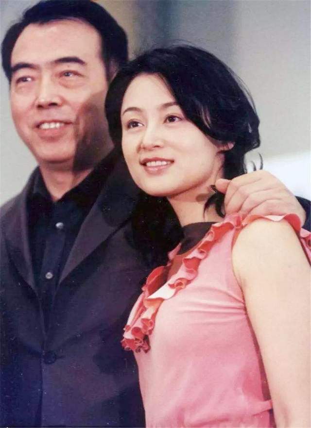 陈红嫁陈凯歌一直被网友拿来与倪萍作比较她们的人生都有风雨