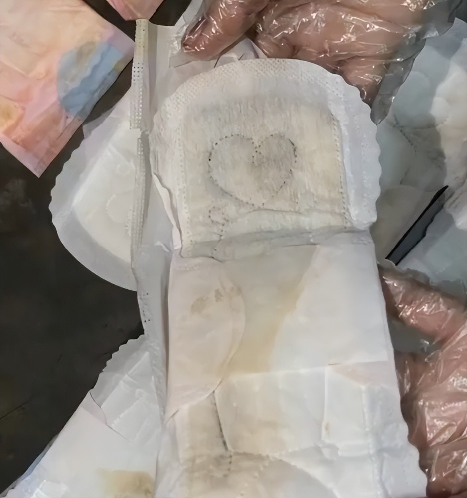 翻车了高洁丝卫生巾被曝有黄色污渍网友看到超市回应炸了锅