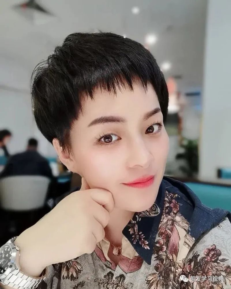 2022发廊最热剪豁了精灵超短发