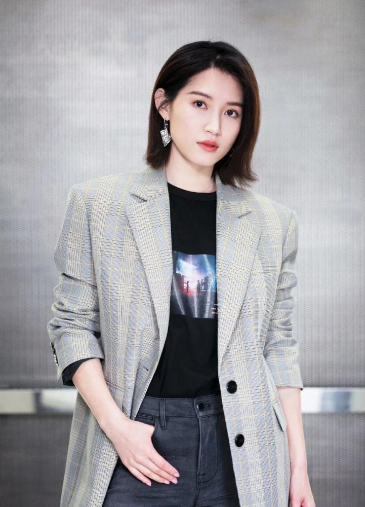 苏青温婉大气的古典美人
