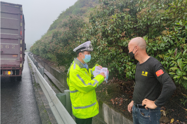 五一我在岗|福建公安交警用坚守 诠释"最美劳动者"