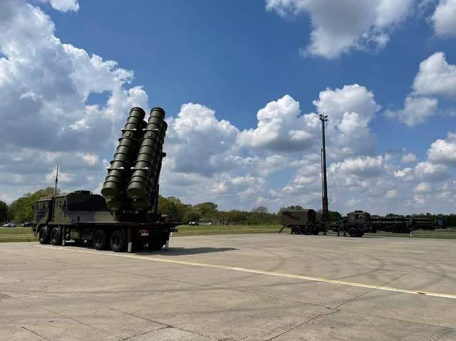 保卫塞尔维亚的新红旗外贸fk3导弹亮相塞铁3个连覆盖全国