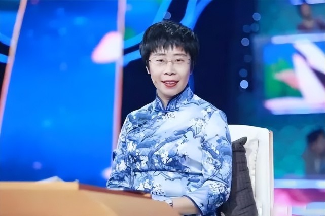 "现代版李清照"蒙曼,47岁至今未婚,活得越明白的人越容易单身