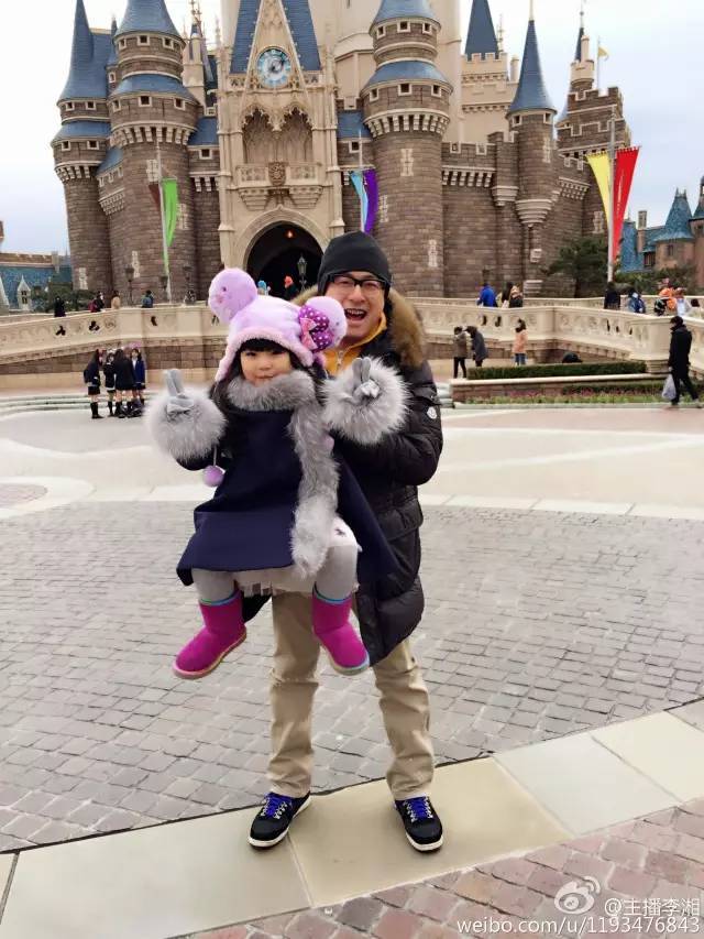 李湘一个月伙食费7万算什么,她买爱马仕包包都