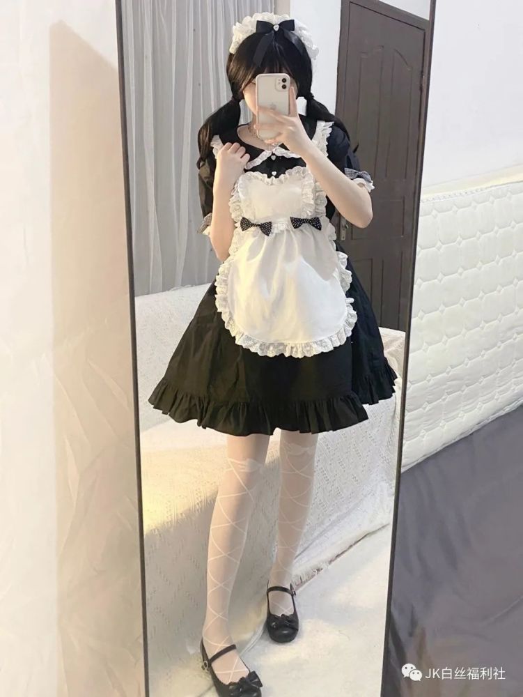 白丝小女仆我喜欢你希望你也可以喜欢我