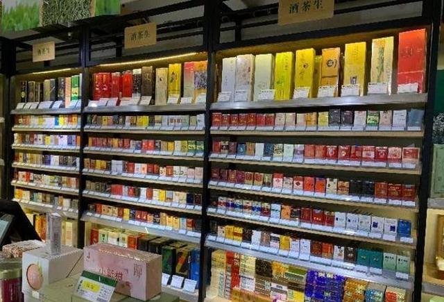 办下烟草证开店卖烟,每月净赚4800元?烟酒店老板说出"实情"