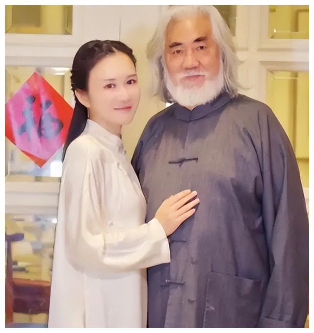 出现矛盾两人分手,后来张纪中找了第二任妻子,也就是现在的妻子杜星霖