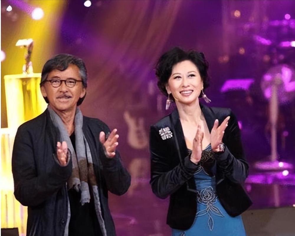可两人毕竟是师徒关系,叶倩文和吴正元还是闺蜜关系,林子祥也开始对