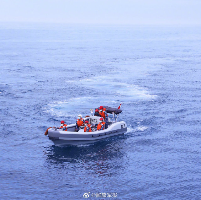 组图|直击景德镇舰海上实战化训练