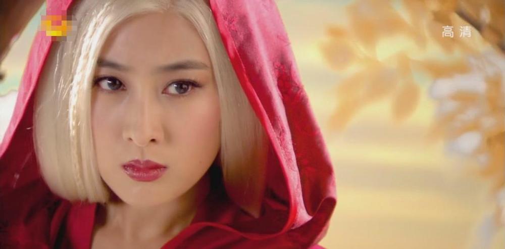 还记得,白发魔女传也是小编的童年回忆,当时马苏扮演的练霓裳之后成魔