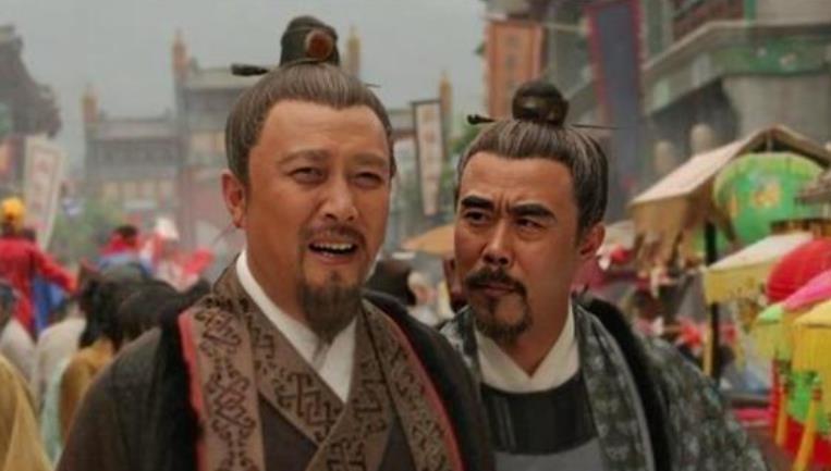 宰相告老还乡后与地方县令相比谁的权力更大