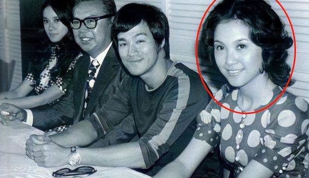 向华强前妻丁佩罕见露面李小龙死在她家中如今跟陈岚是闺蜜