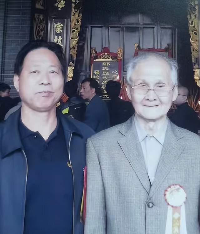 梅州邹氏宗亲联谊会2011年成立至2018年设立专职秘书八年间,由于会长