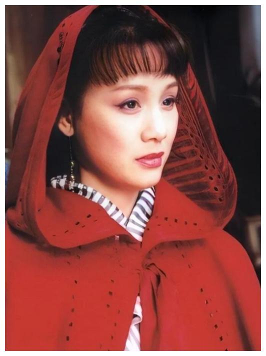古典美人李建群:与导演相爱27年无名分,一生无后带