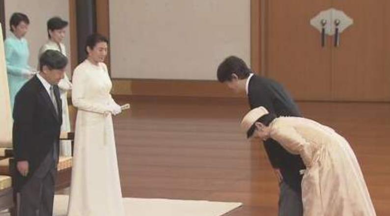 日本王室规矩可真多53岁纪子熬成太子妃仍要给爱子公主行礼
