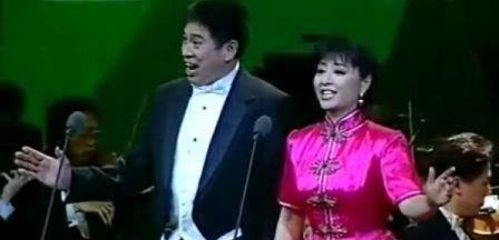 1987年,殷秀梅父母眼见着女儿快熬成了大姑娘,心中