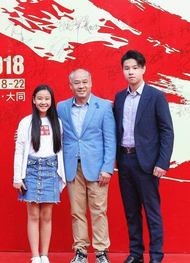 李宁之妻陈永妍:见证了丈夫的眼泪,44岁为他冒险生女儿