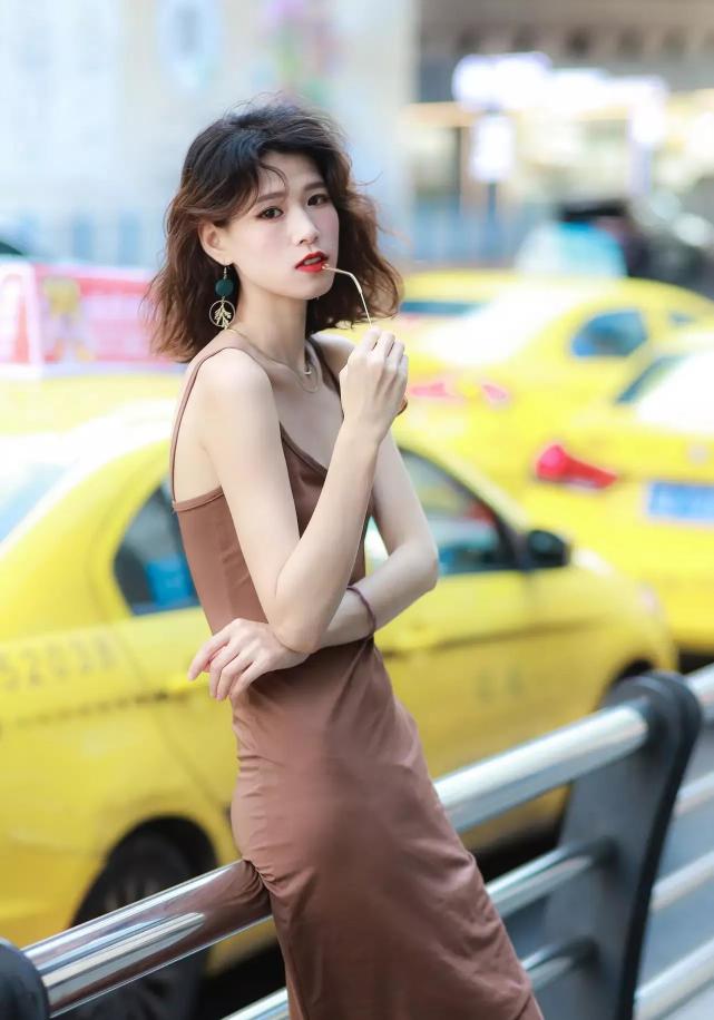 骨感少女,颇具港片情怀的美丽