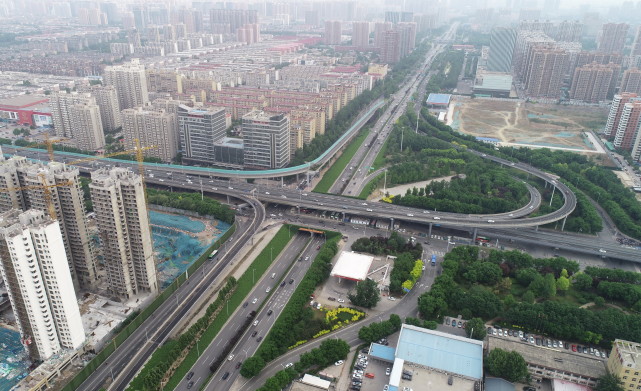 新华社记者 朱旭东 摄河北省石家庄市西三环和槐安路互通立交桥(5月6