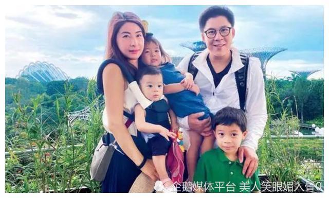 虽然郭晶晶已经退役许久,但是运动细胞依旧活跃,她常常带着老公和孩子
