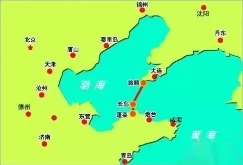 渤海由辽东湾,渤海湾,莱州湾和中央海盆组成,北面是辽东半岛,南边是