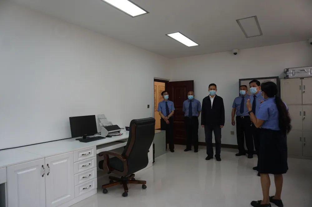 文山州委政法委書記趙衛東一行到文山州檢察院調研指導工作(圖4)