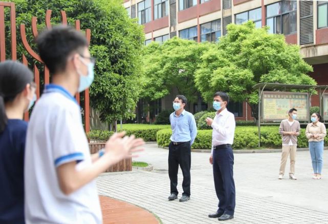 雅礼中学王旭校长调研长沙市怡海中学:未来可期