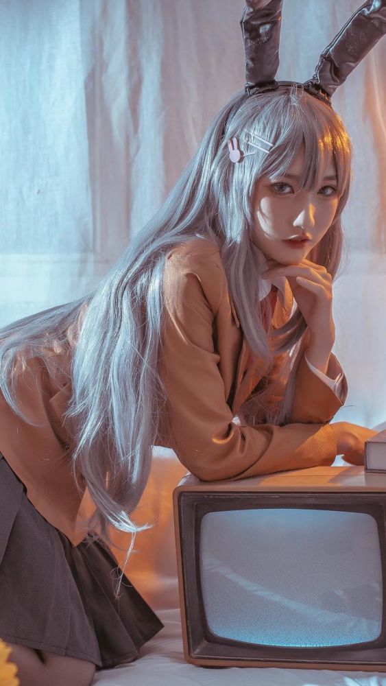 哪里会有人喜欢孤独不过是不喜欢失望罢了cos麻衣学姐青春猪头少年