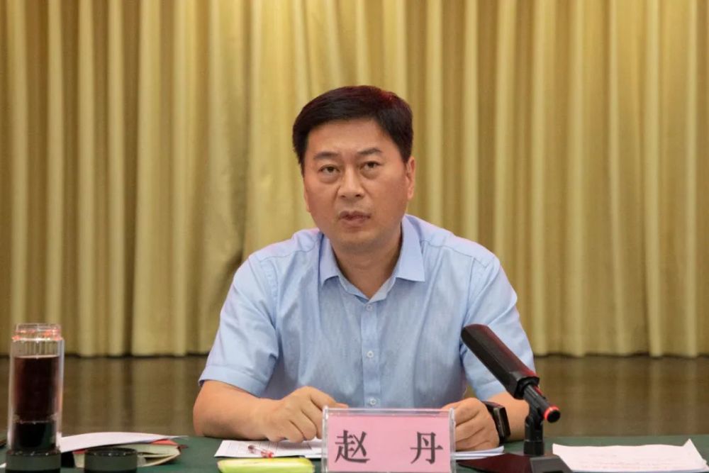 县委副书记县长赵丹主持召开清丰县2022年专项债项目推进会议