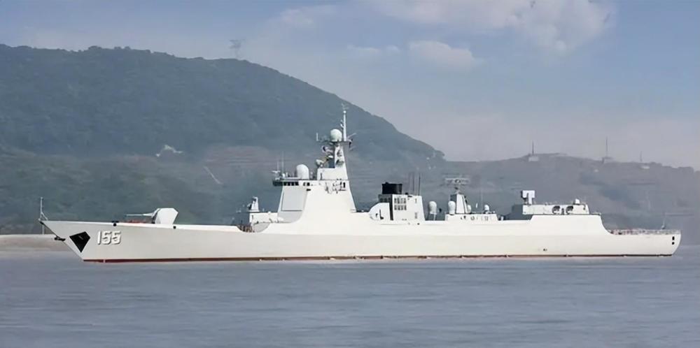 国产052dl新一批下饺子船台上两艘同时开工尾部分段初具雏形