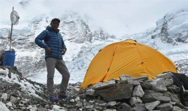 据路透社5月8日报道,尼泊尔政府宣布,尼泊尔著名登山向导卡米·瑞塔