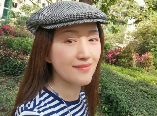 脸歪,鼻子歪,嘴巴歪,这7位明星长相不"端正,依旧很美