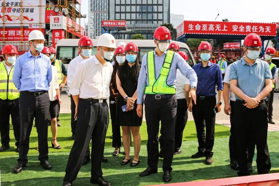 张勇到国内首个5a级高层写字楼近零能耗建筑—深圳后海中海总部基地