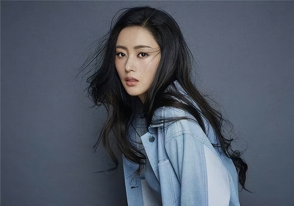张天爱接连出演了《二炮手》,《泡芙小姐》,《妖猫传》,《从你的全