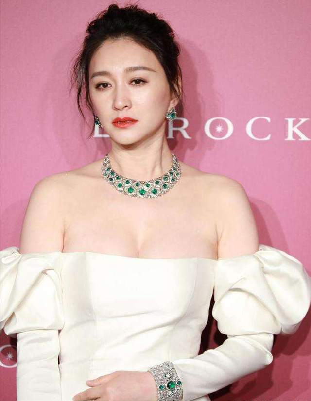 被"岁月"遗忘的4位女星,李小冉许晴上榜,年龄只是一个数字