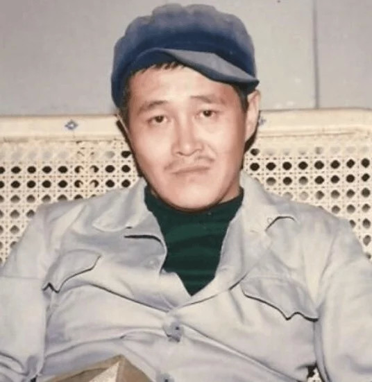 30年前,赵本山走红后抛弃农民妻子葛淑珍,如今的她过得怎样了?