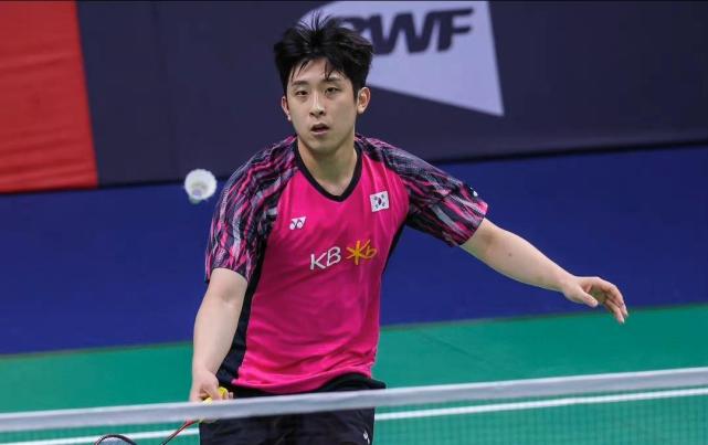 骆建贤,全奕陈以14-21,21-13,21-14逆转郑加恒,催率圭/金元昊以21-14