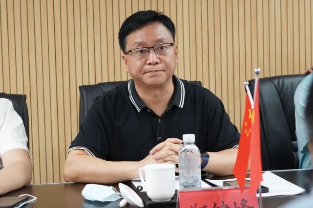 西昌市副市长,成凉工业园区党工委书记曾晓云一行莅临园区参观交流