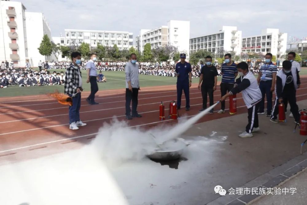 会理蓝豹到市民族中学会理市实验中学防震减灾及消防应急演练