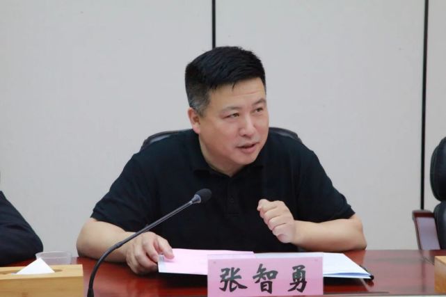 副主席张智勇,秘书长李治俭,社法委主任熊楠一行到江汉区人民检察院