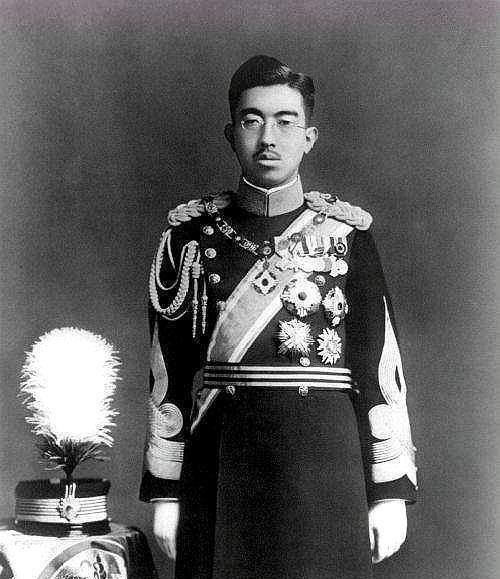 日本裕仁天皇为生儿子很努力皇后不行自己上竟然成功了