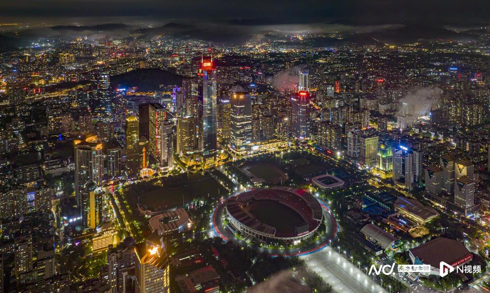 图集雨后广州美如仙境云气奔涌高楼耸峙晶莹璀璨