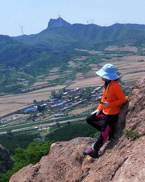 东北一地很独特不仅奇异景观难得见名副其实的茶山更称绝