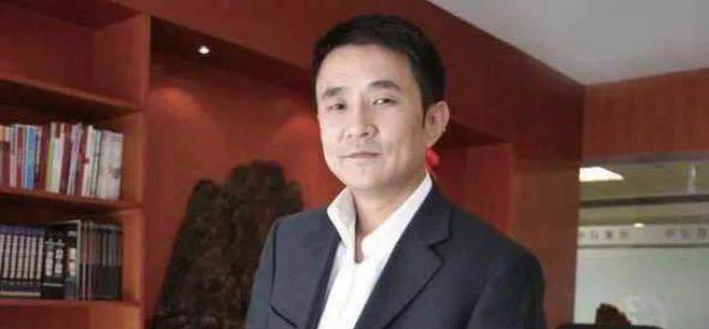 先买1亿古董哄女友,再套现70亿带女友出逃|中弘集团|王永红|韩熙庭