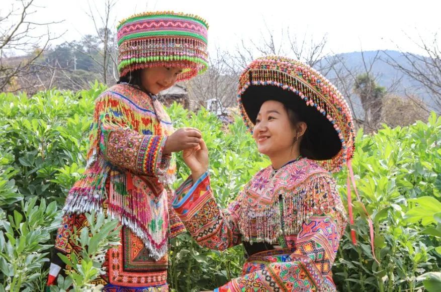 保山昌宁苗族服饰带你走进国家级非遗传承