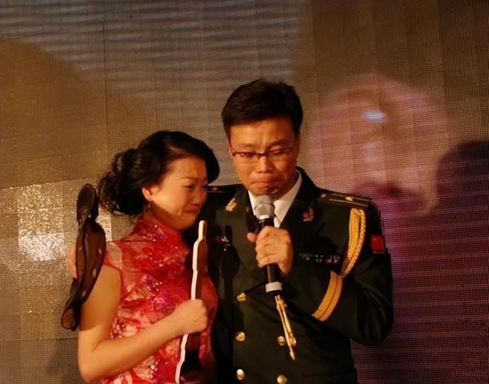 魏臻裸婚嫁王迅丈夫成名却只想着离婚患癌后卖掉所有孤独离世