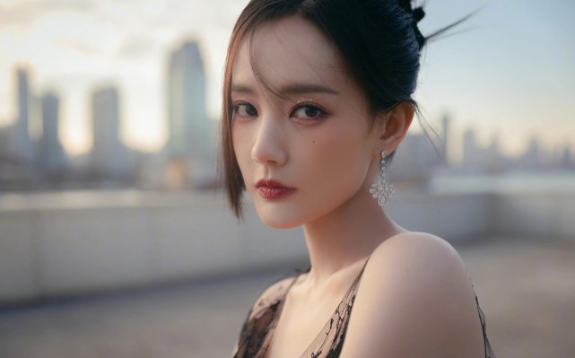 "易寒体质"李一桐出道7年十几部女一|男演员|半妖倾城|李一桐