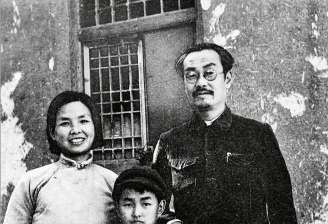 戚元德,吴德峰与女儿吴持生五,主席"小题大做,市长被问责1949年5月24