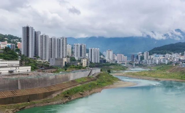 十三五时期以来重庆人口发展综述之人口城乡结构和区域分布